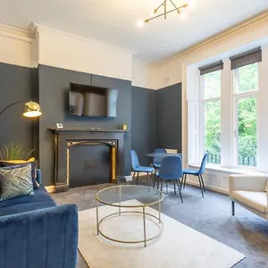 Beautiful In A Stone Built Victorian Apartment Leeds (West Yorkshire)